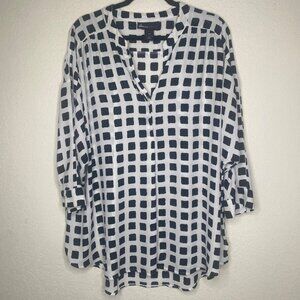 Lane Bryant Black & White Geometric Print Tunic Top 3/4 Sleeves V-Neck Size 18/2